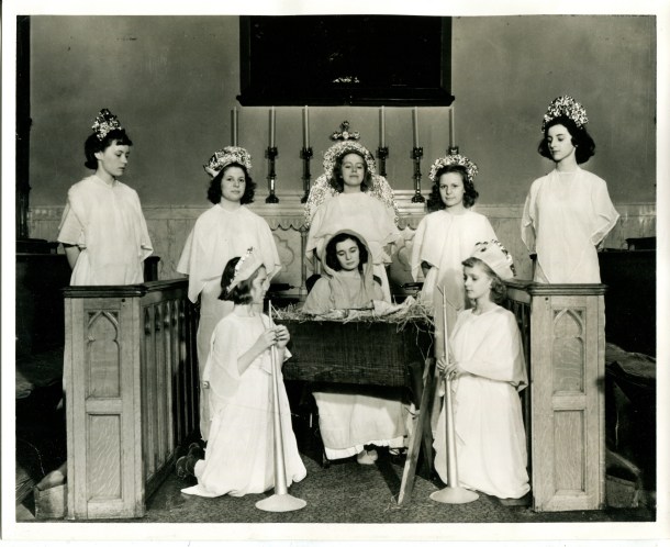 Joan in the center as the Virgin Mary, December 18, 1938.